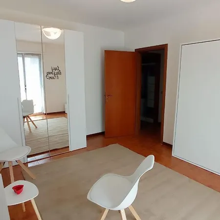Django's 2 Feriehus